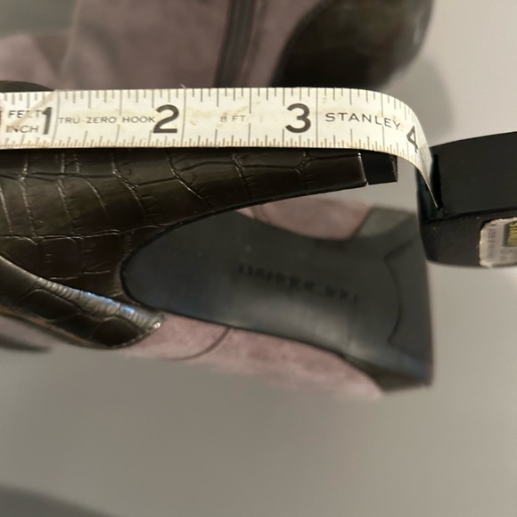 “Bandolino” BDCala Dressy Heel Platform Boots Womens 7.5 Gray Suede w/ Side Zip - Picture 10 of 17